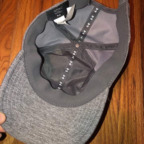 Under Armour Women’s Hat - Picture 3 of 3